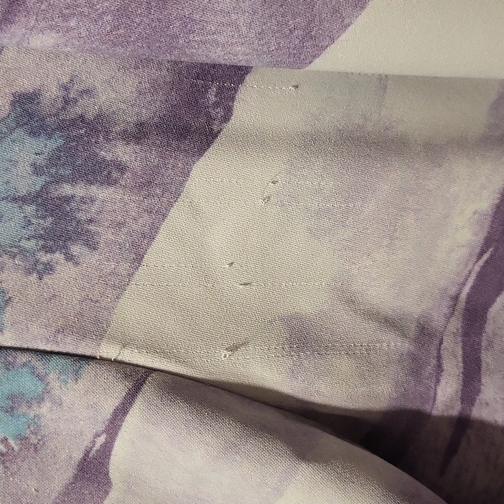 Babaton lilac Akira long sleeve V-neck blouse Sz M - Picture 8 of 12